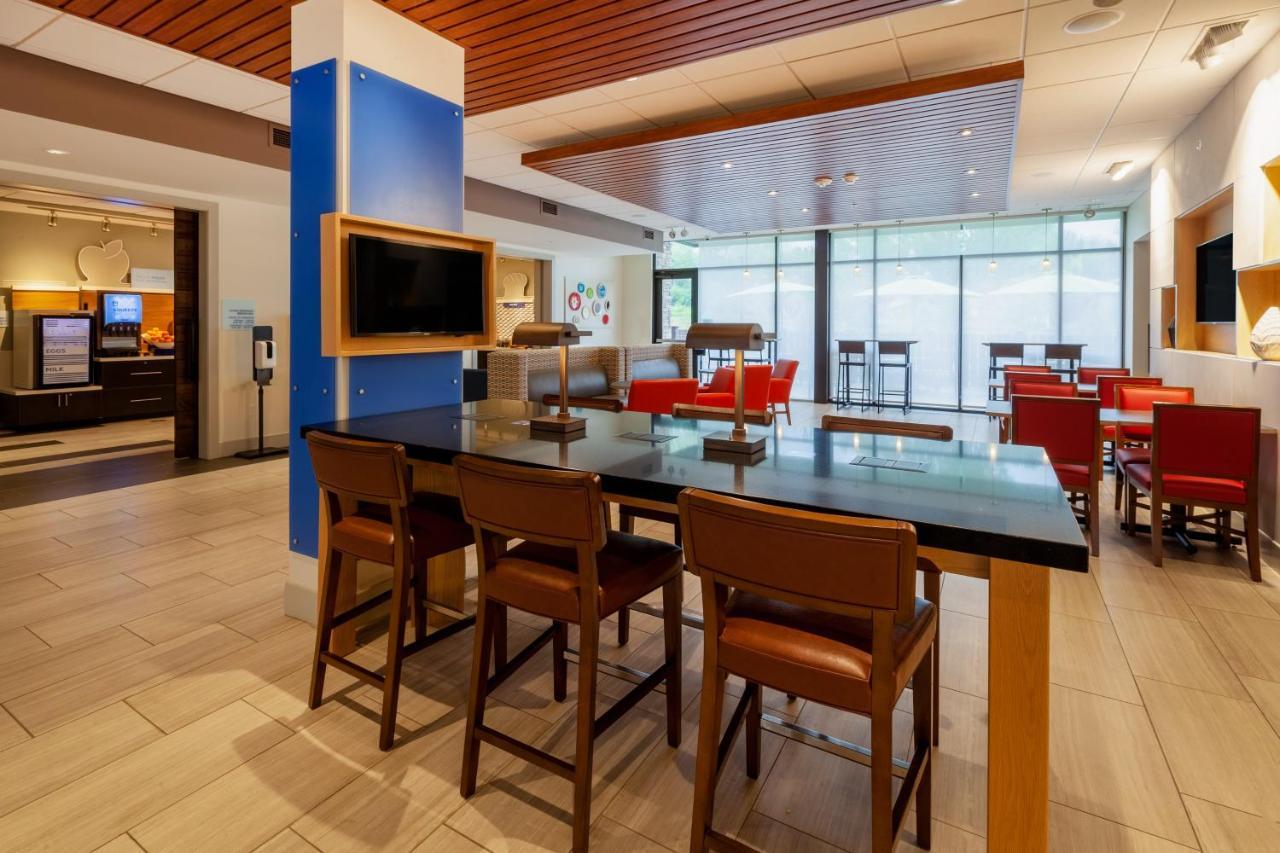Holiday Inn Express & Suites Brunswick-Harpers Ferry Area By Ihg Exterior photo
